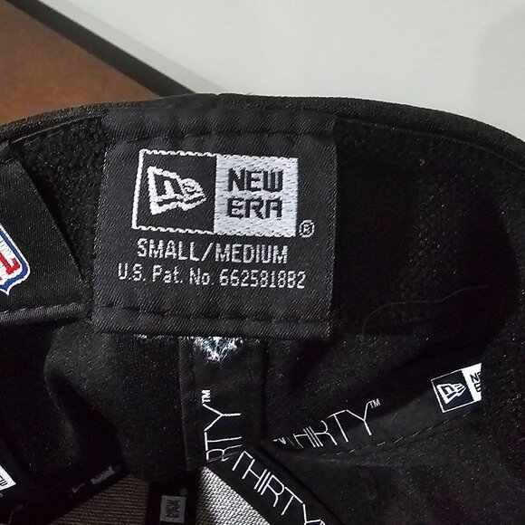 Philadelphia Eagles Hat Eagles emblem on front - Picture 6 of 7